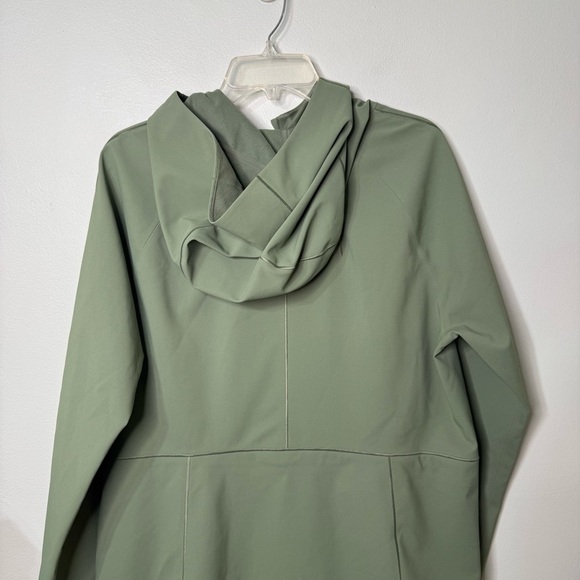 Lululemon Glyde Along Softshell Jacket Fleece Lined Green Twill Size 12 NWT - Picture 6 of 16